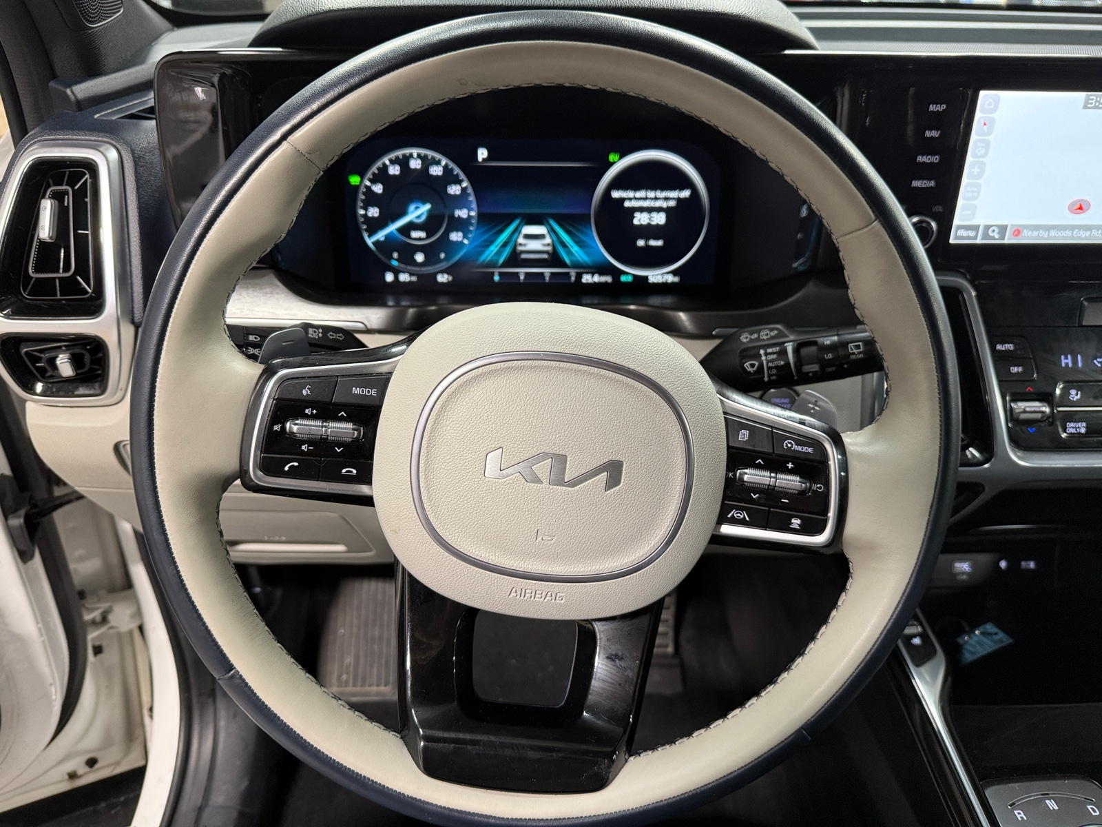 Thumbnail: 2023 Kia Sorento - 4