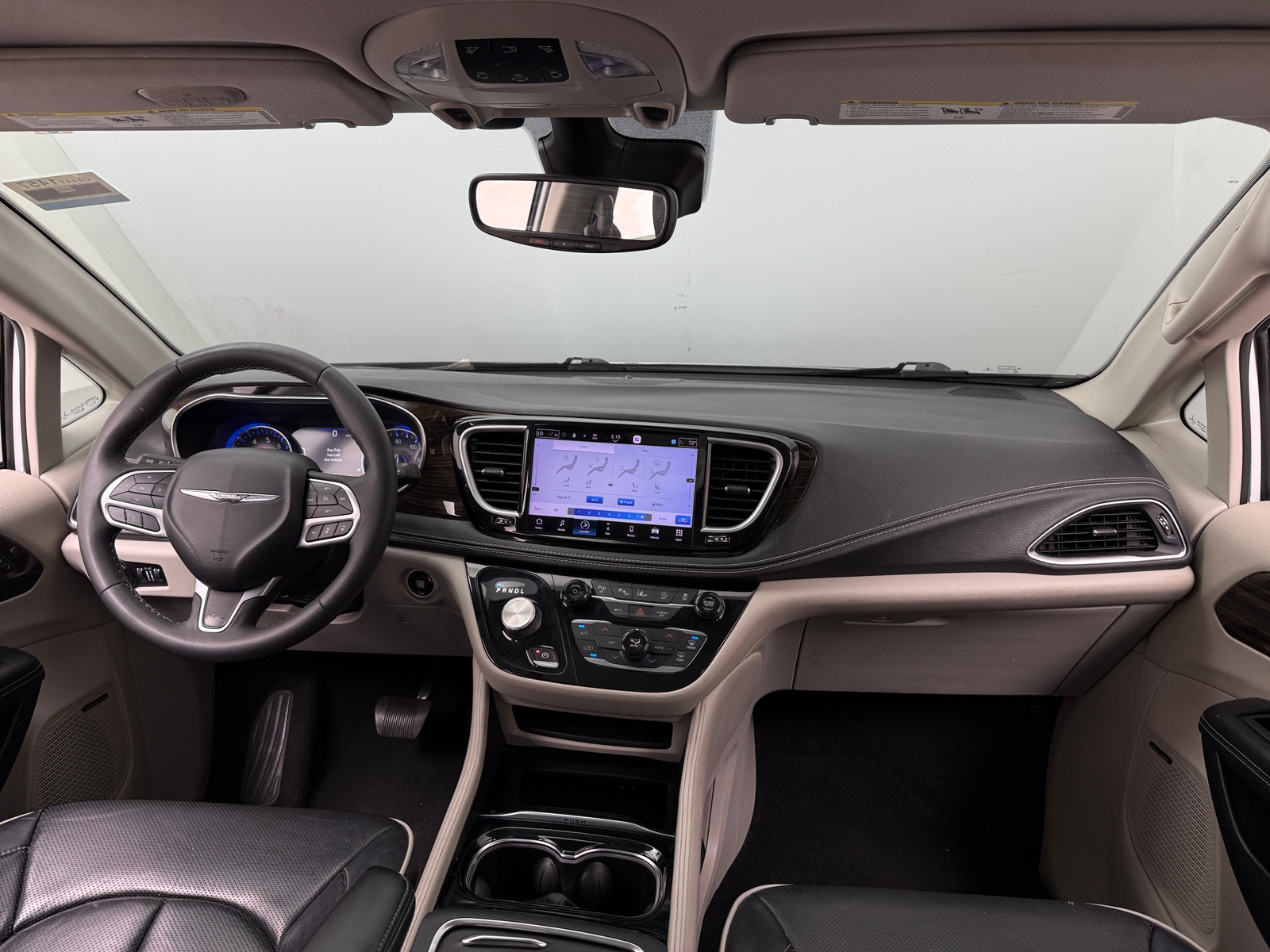 Thumbnail: 2022 Chrysler Pacifica - 2