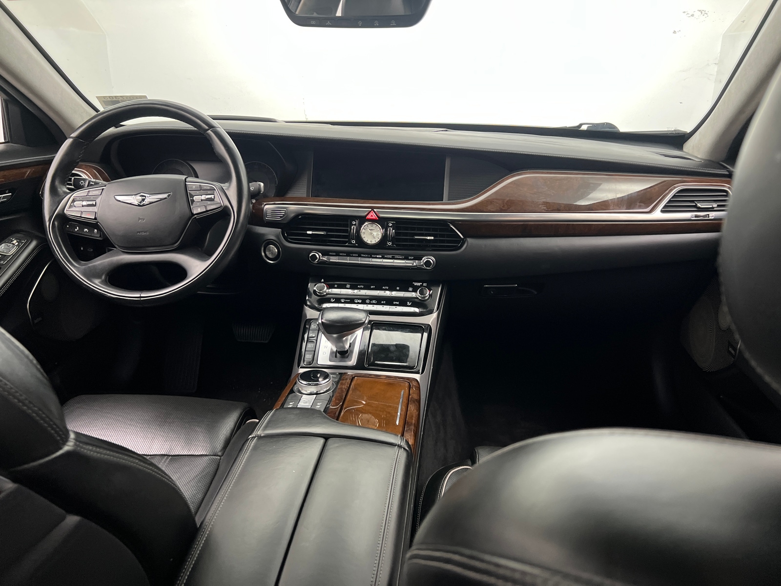 Thumbnail: 2018 Genesis G90 - 2