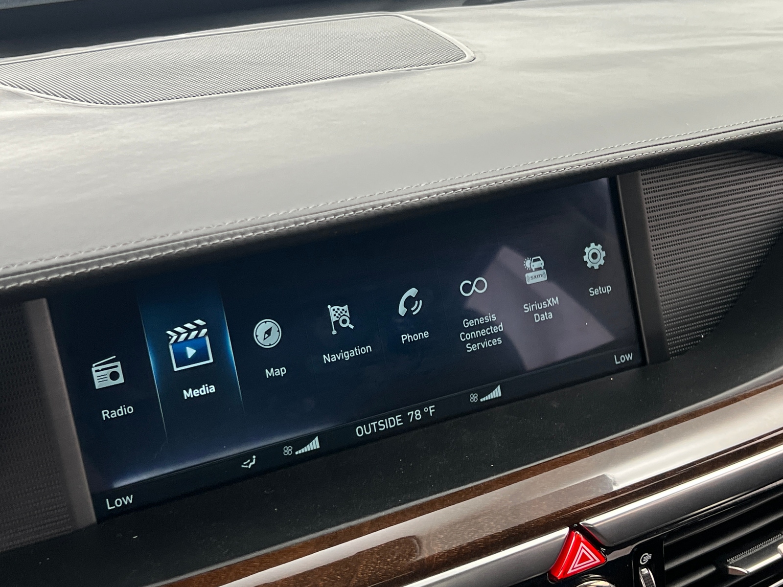 Thumbnail: 2018 Genesis G90 - 3