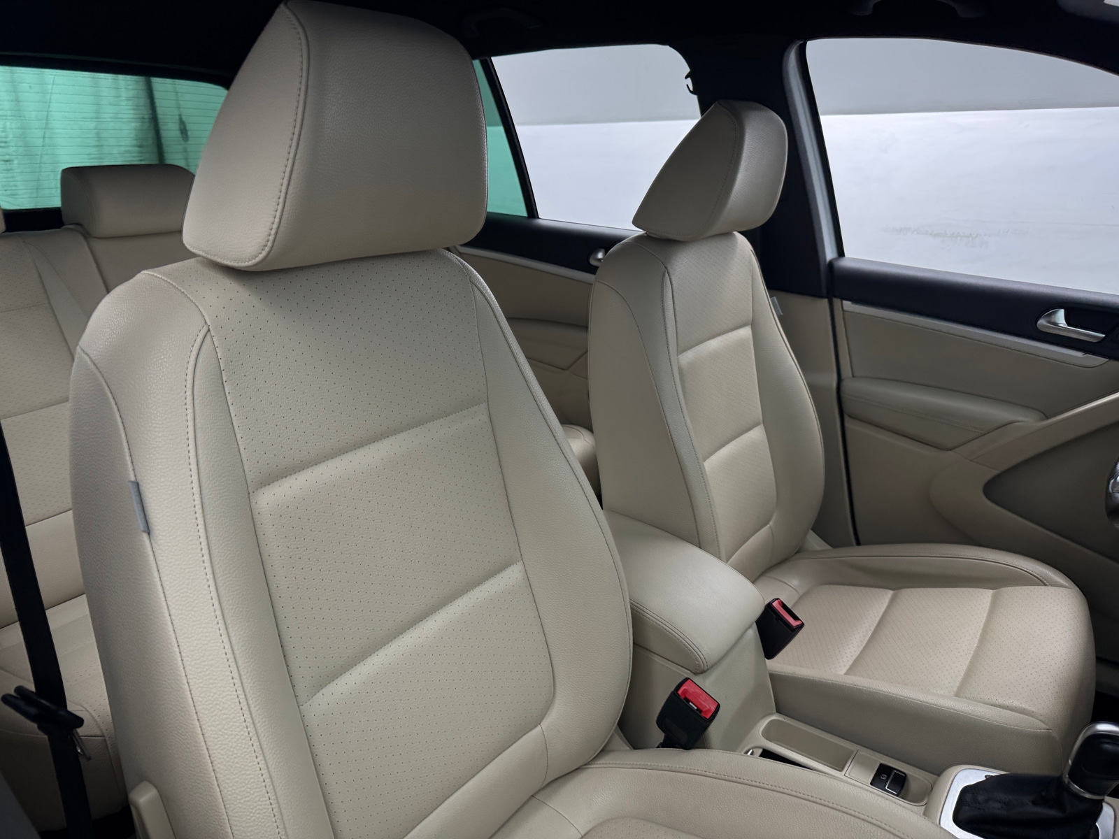 Thumbnail: 2016 Volkswagen Tiguan - 2