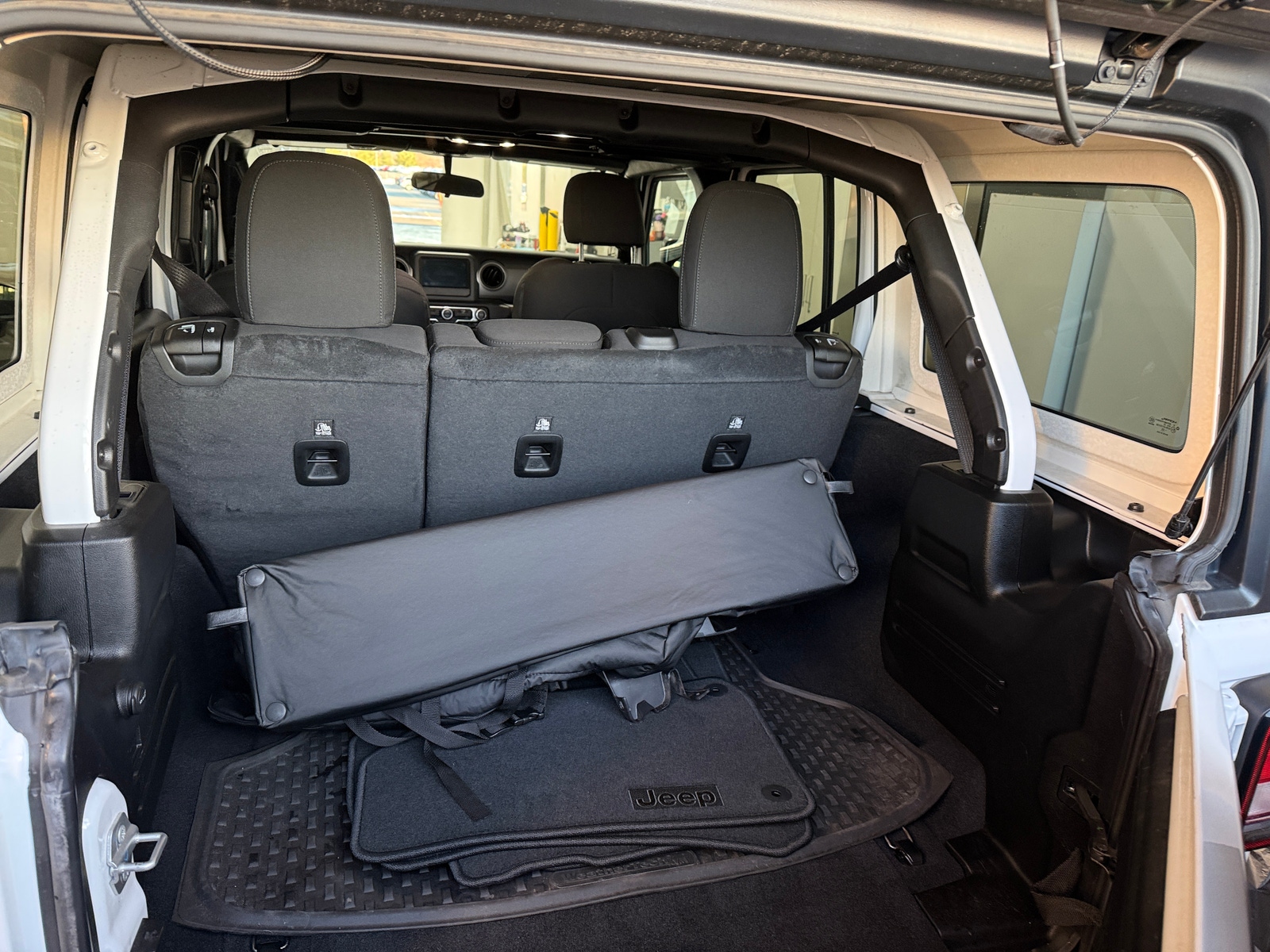 Thumbnail: 2022 Jeep Wrangler - 7