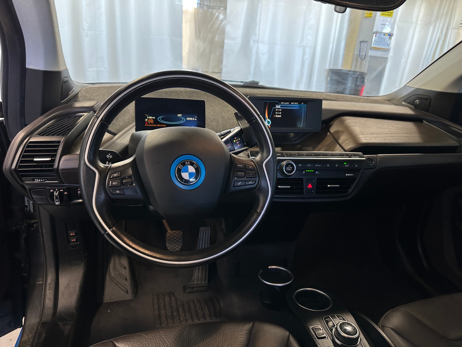 Thumbnail: 2017 BMW i3 - 3