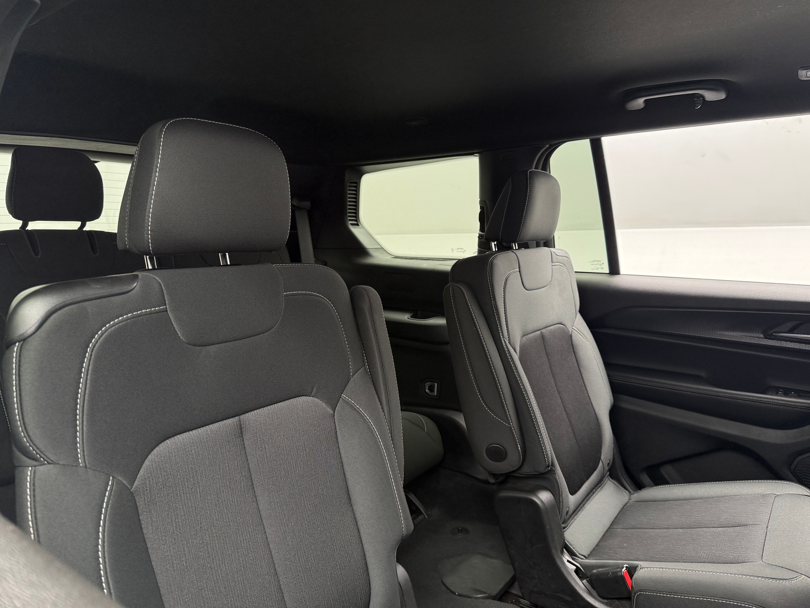 Thumbnail: 2025 Jeep Grand Cherokee L - 6