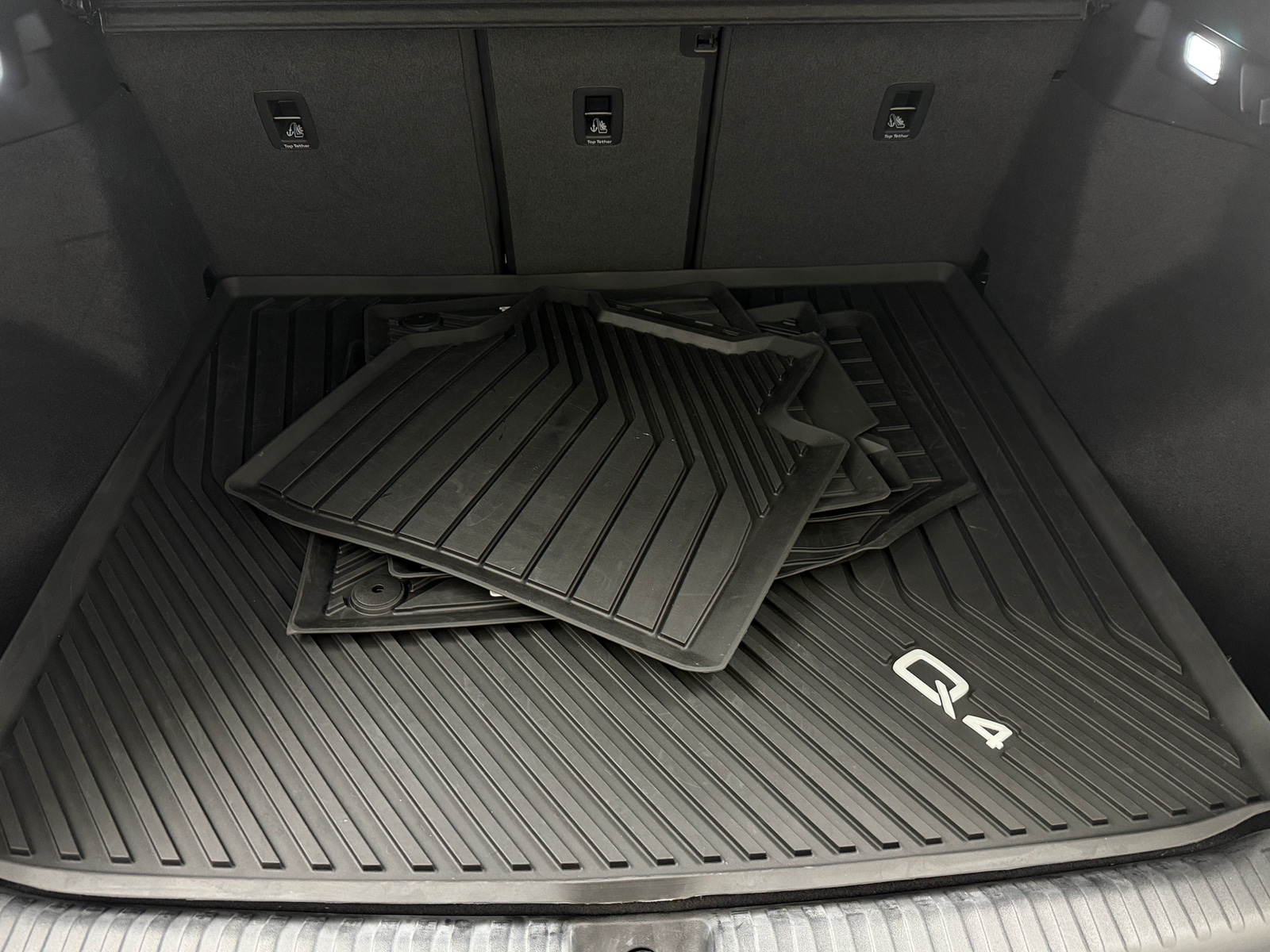 Thumbnail: 2022 Audi Q4 e-tron - 6