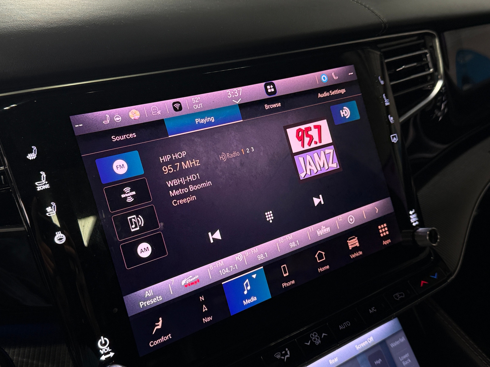 Thumbnail: 2023 Jeep Grand Wagoneer - 3