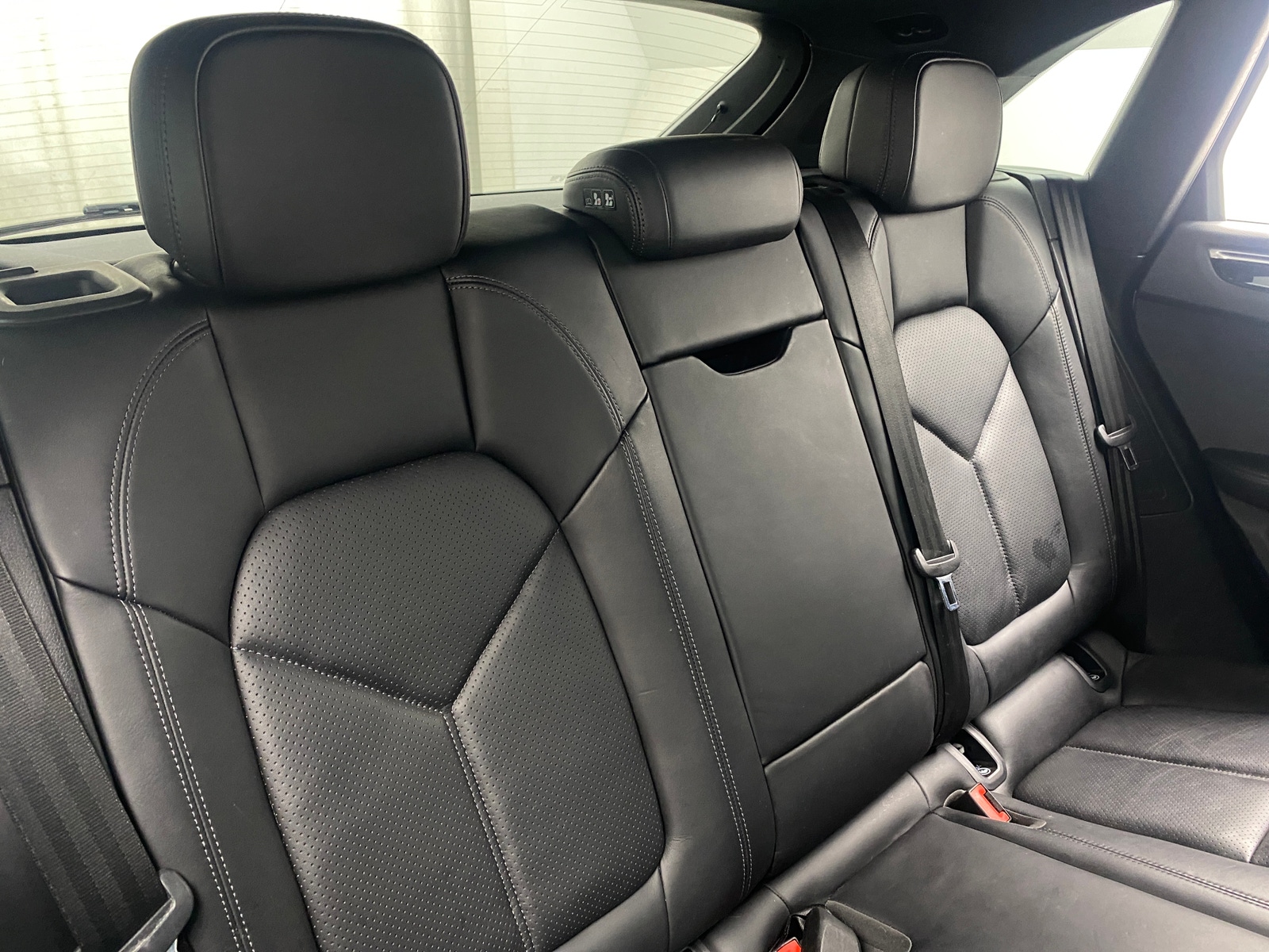 Thumbnail: 2018 Porsche Macan - 6