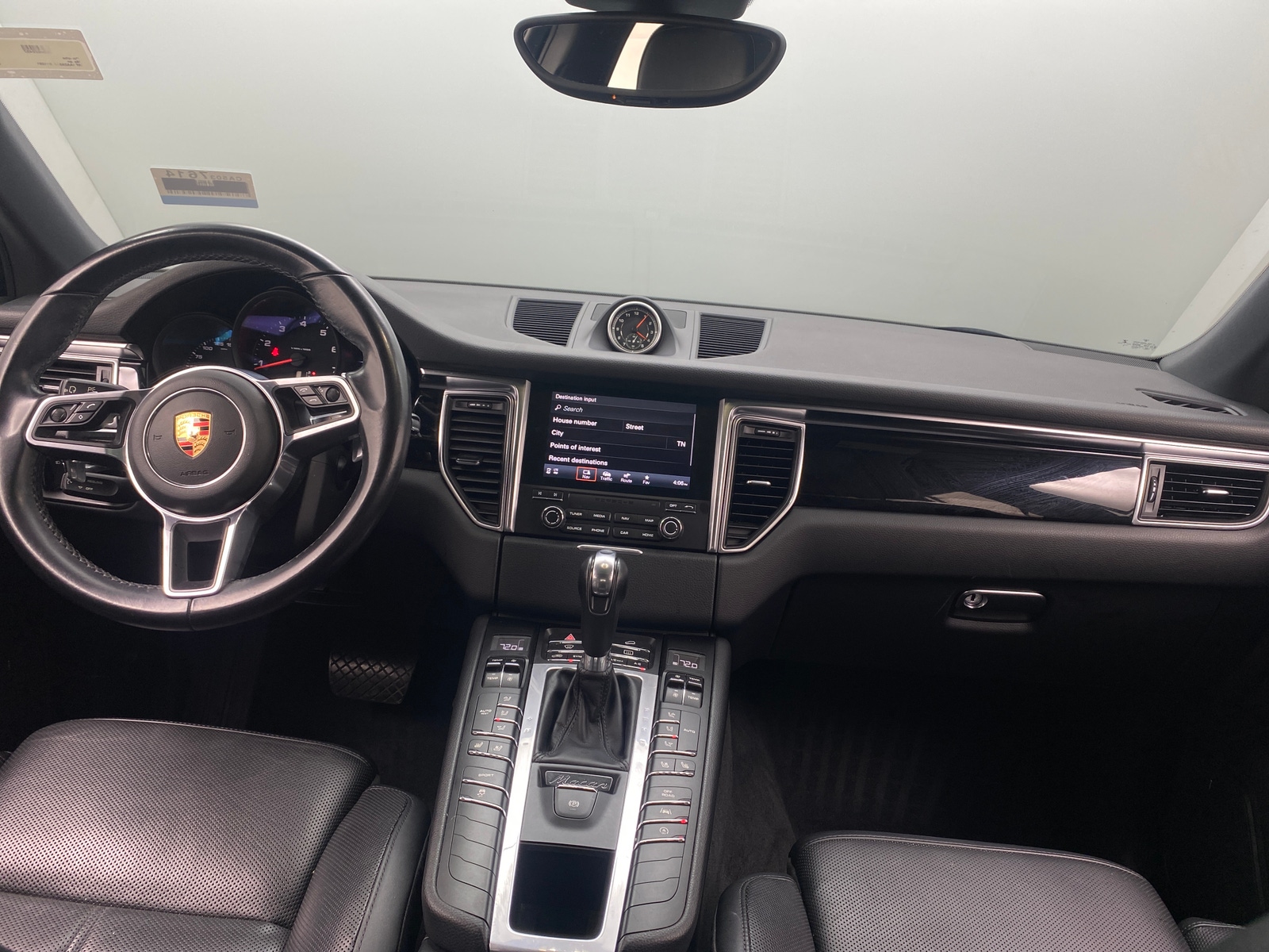 Thumbnail: 2018 Porsche Macan - 3