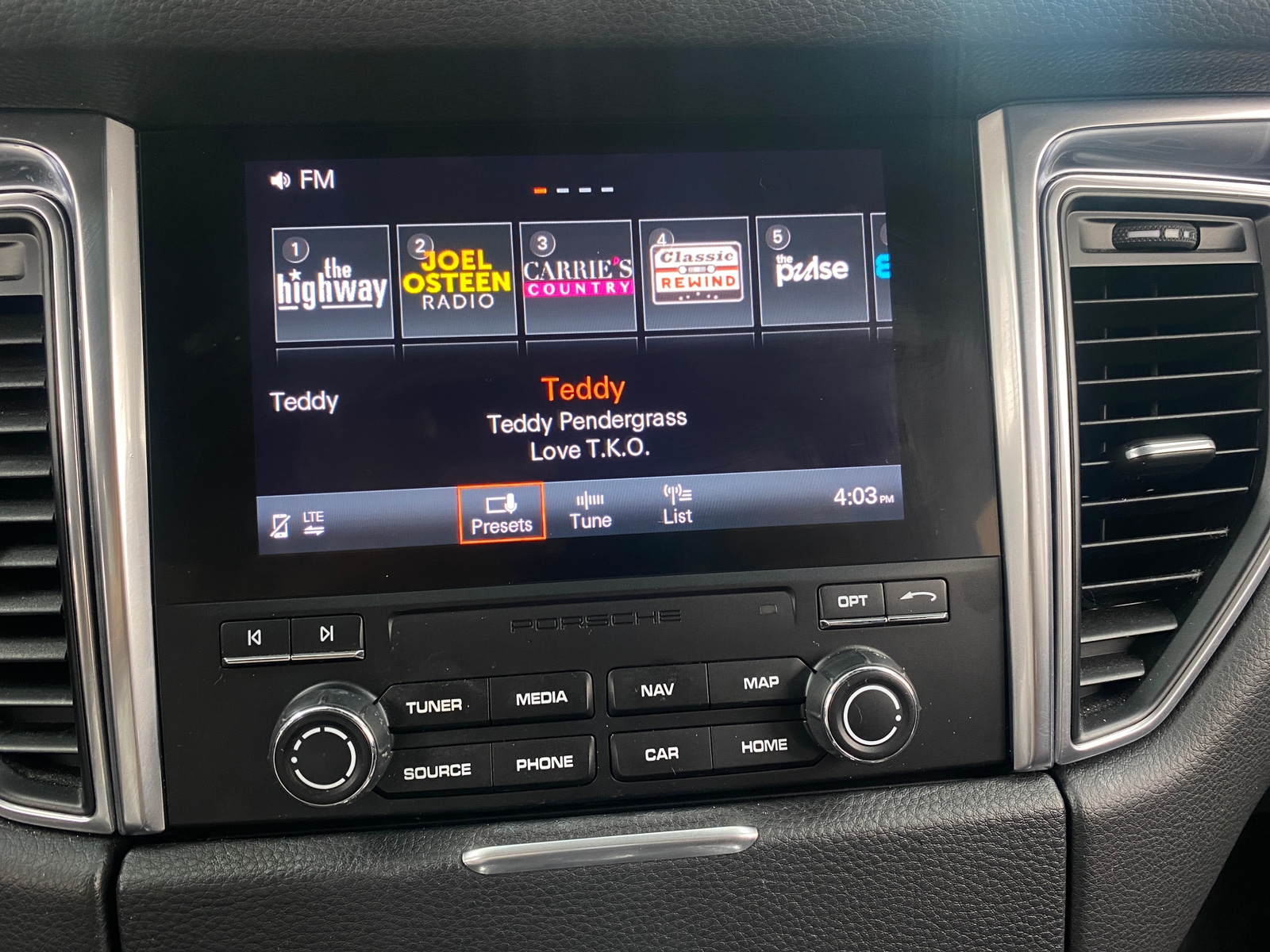 Thumbnail: 2018 Porsche Macan - 4