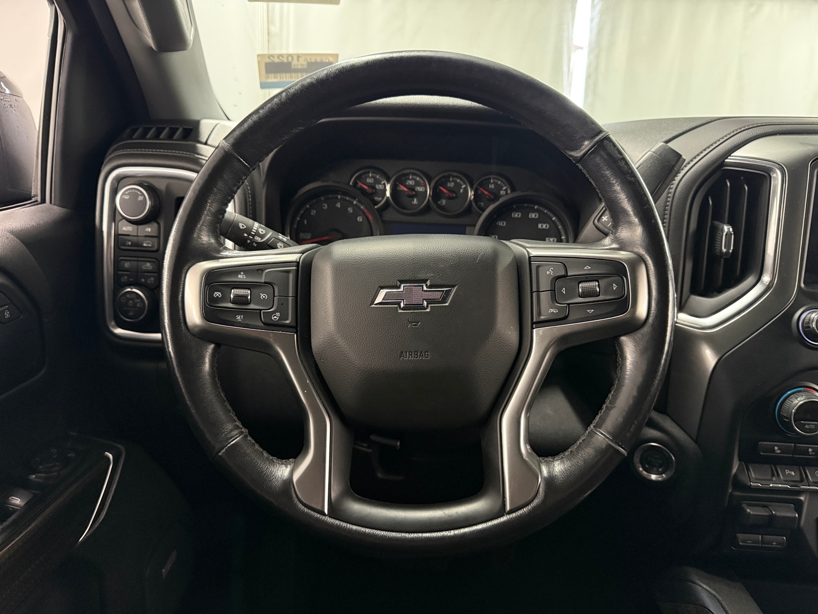 Thumbnail: 2019 Chevrolet Silverado 1500 - 5