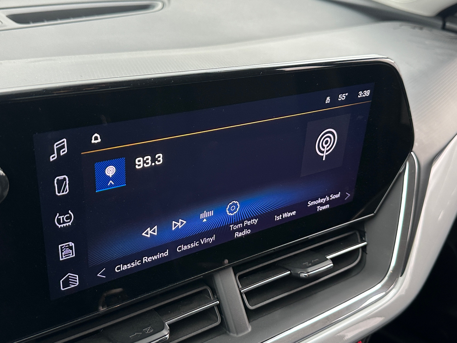 Thumbnail: 2025 Chevrolet Trax - 4