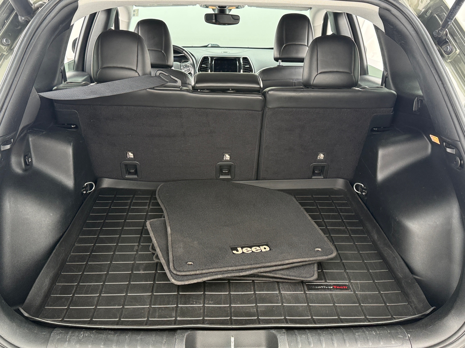 Thumbnail: 2019 Jeep Cherokee - 6