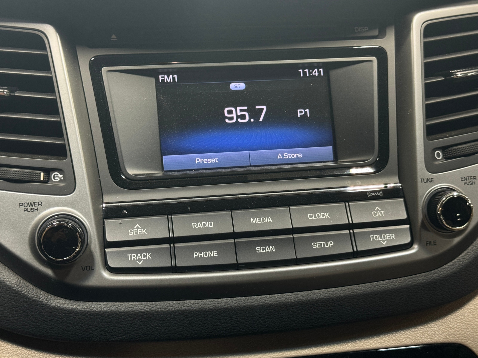 Thumbnail: 2017 Hyundai Tucson - 4