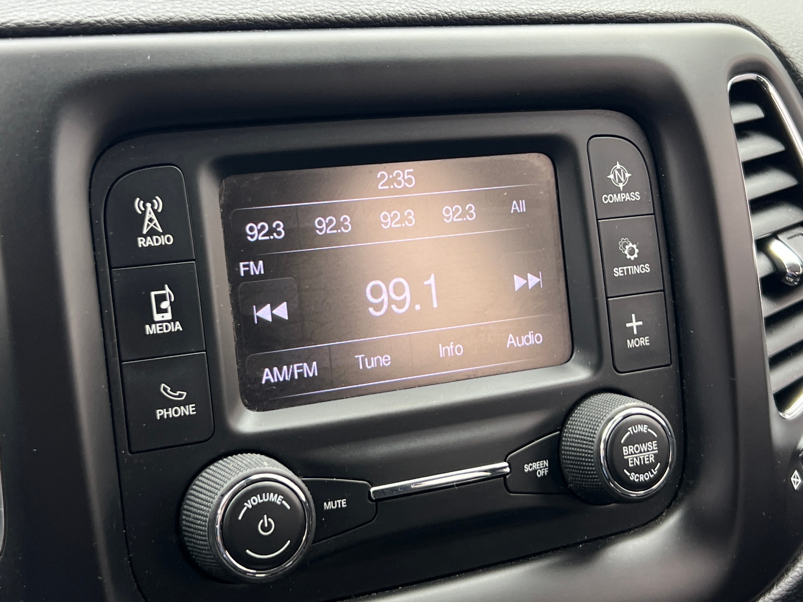 Thumbnail: 2018 Jeep Compass - 4