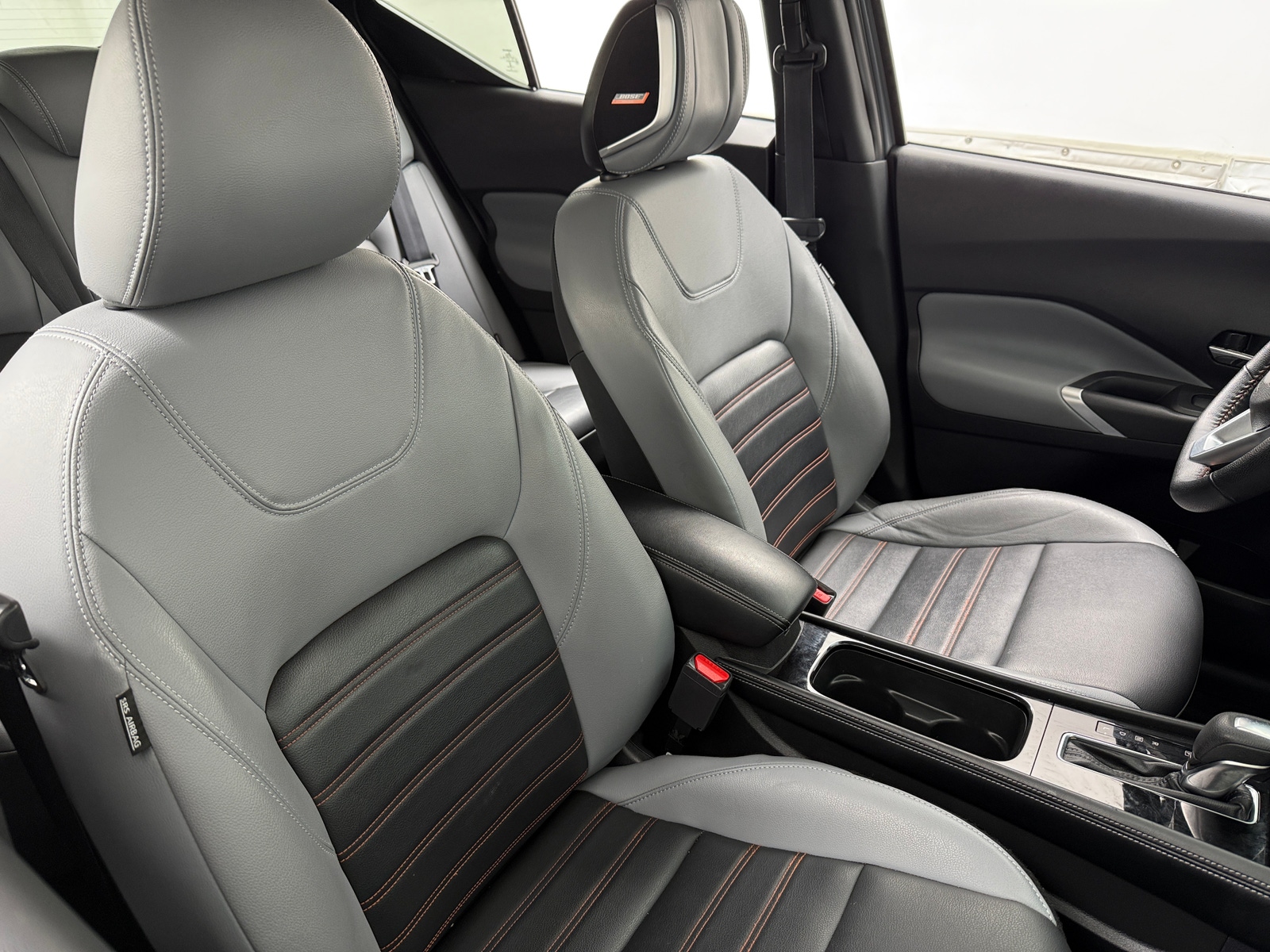 Thumbnail: 2023 Nissan Kicks - 2