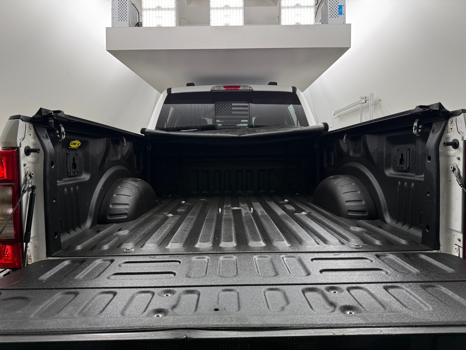 Thumbnail: 2020 Ford Econoline - 6