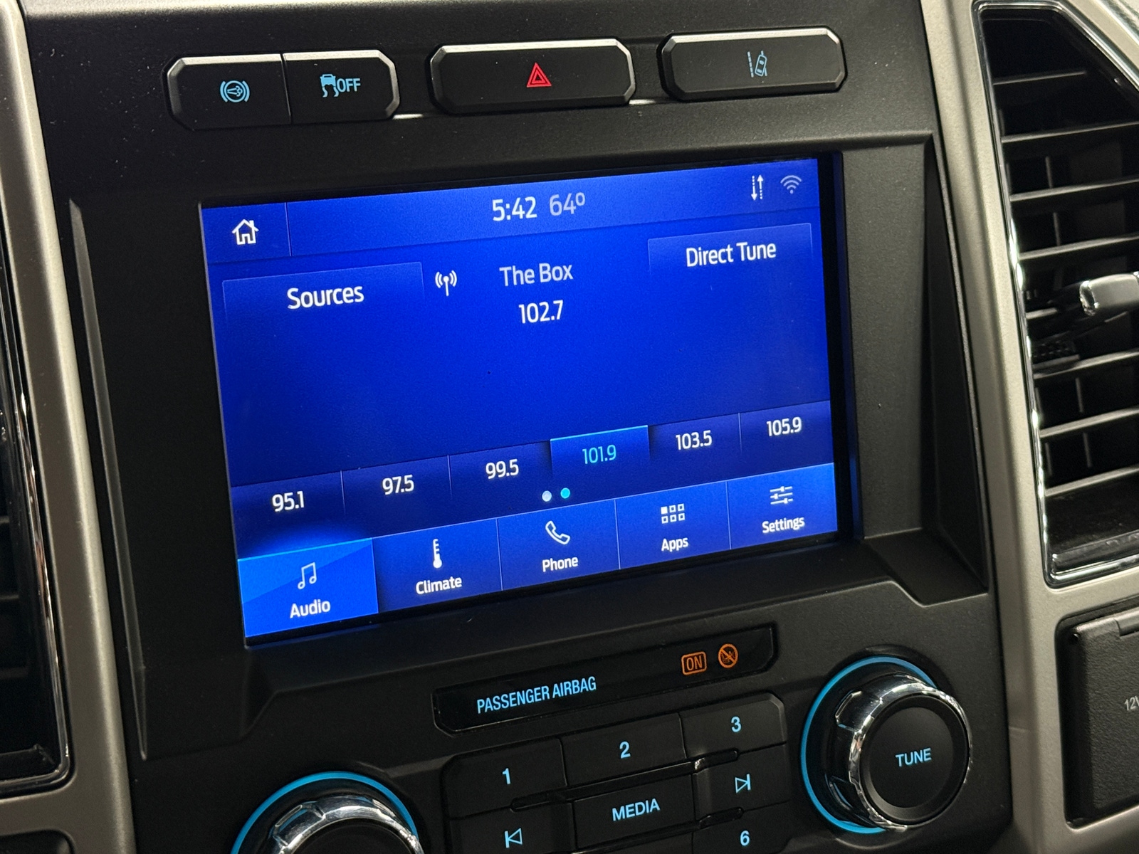 Thumbnail: 2020 Ford Econoline - 3