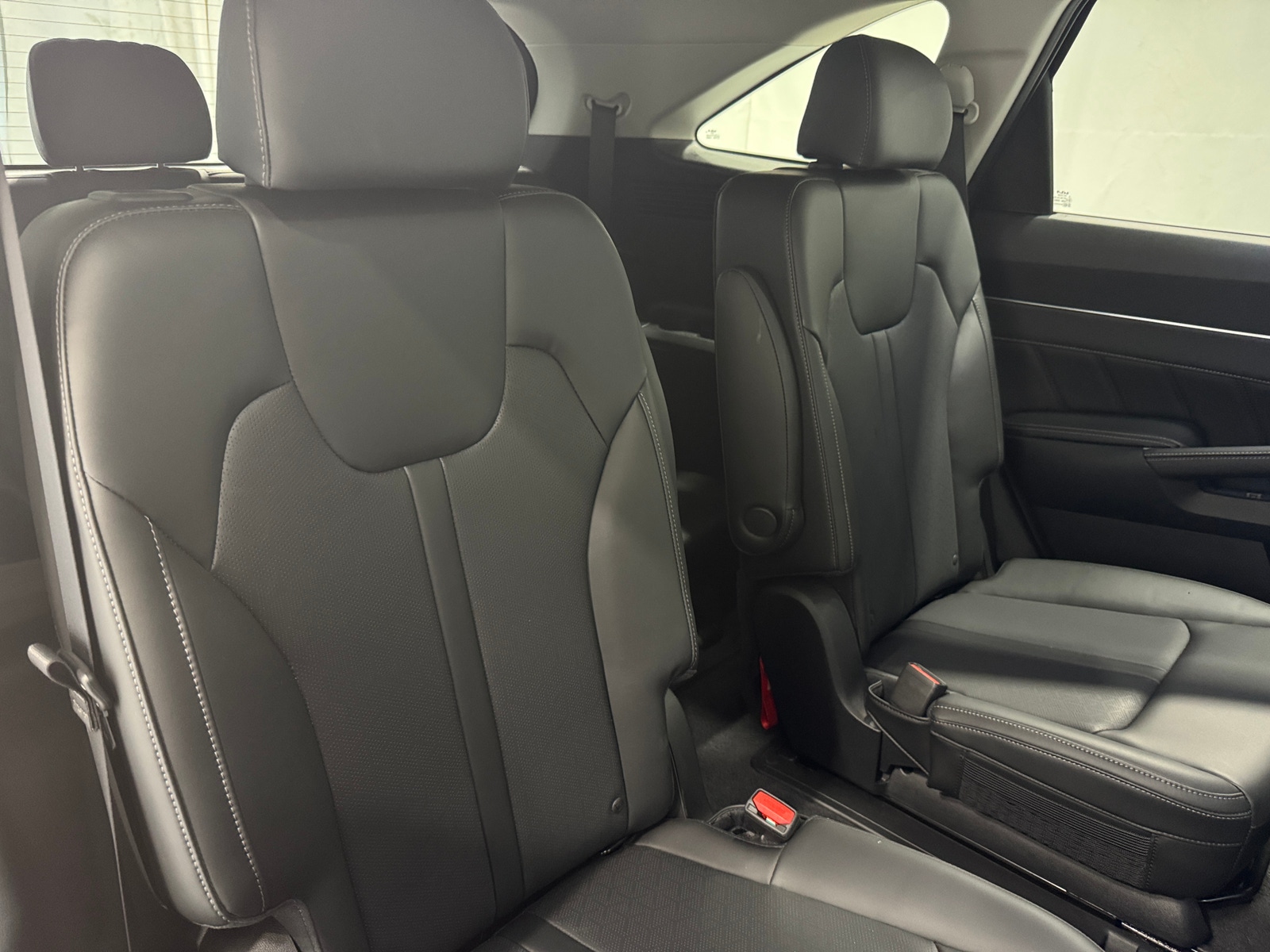 Thumbnail: 2023 Kia Sorento - 5