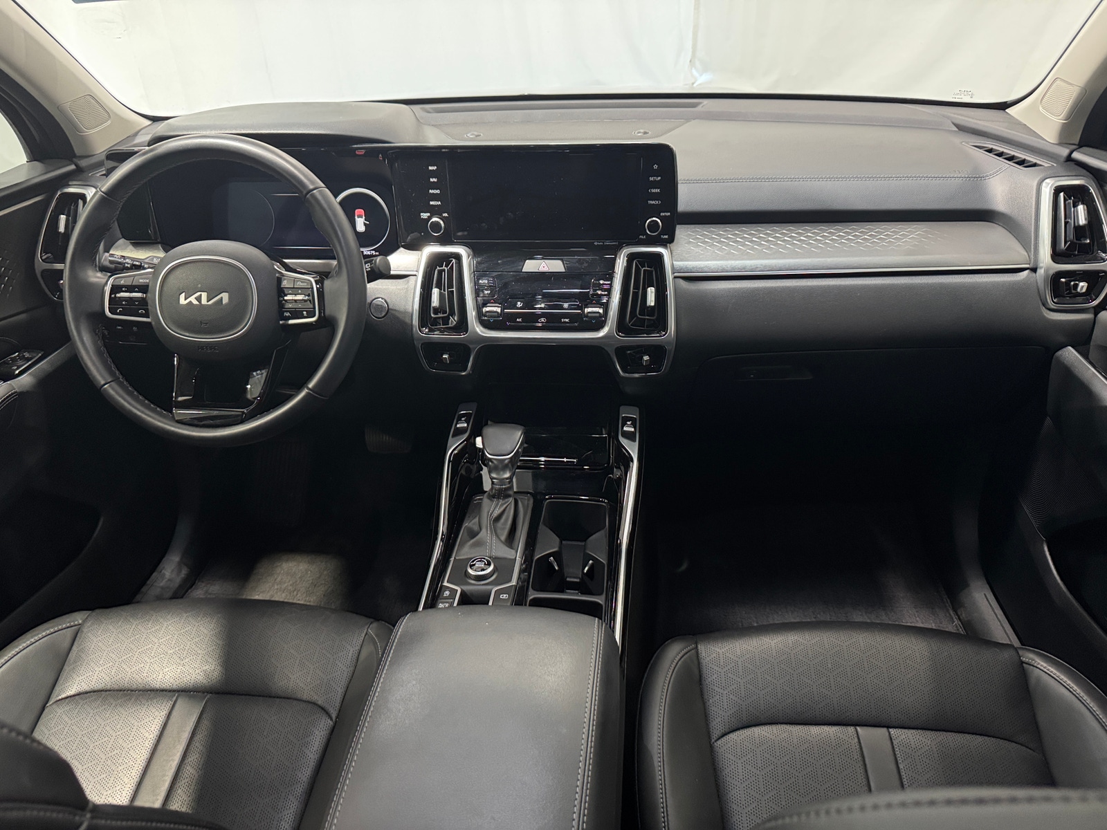 Thumbnail: 2023 Kia Sorento - 2