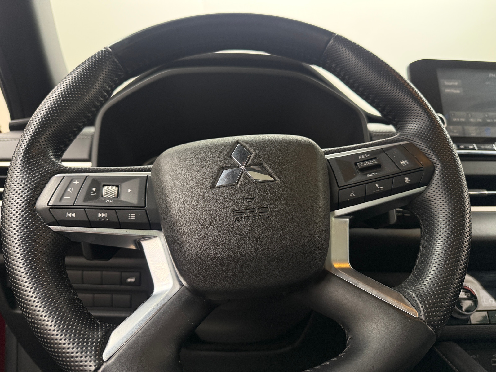 Thumbnail: 2022 Mitsubishi Outlander - 5