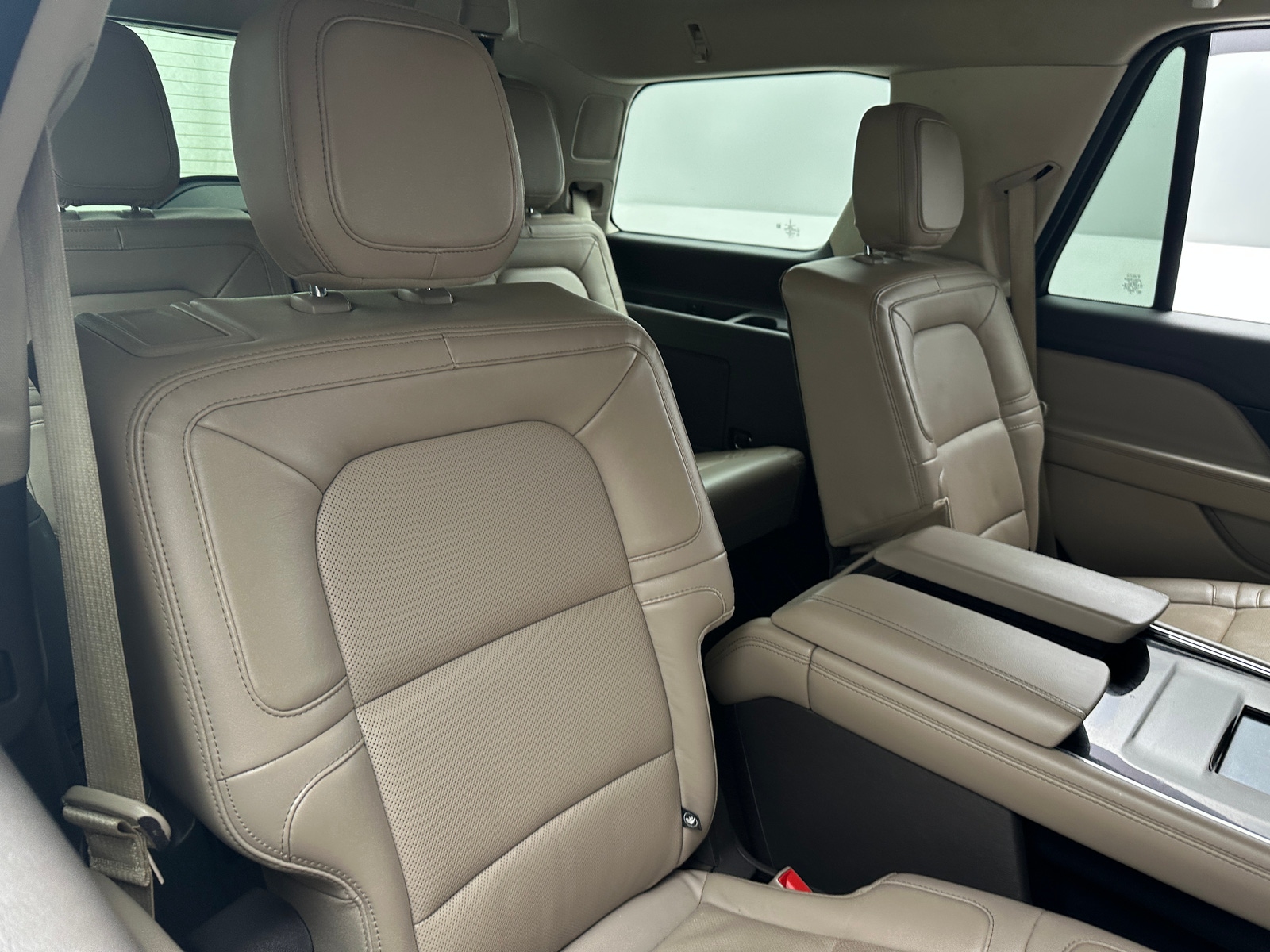 Thumbnail: 2022 Lincoln Navigator - 5