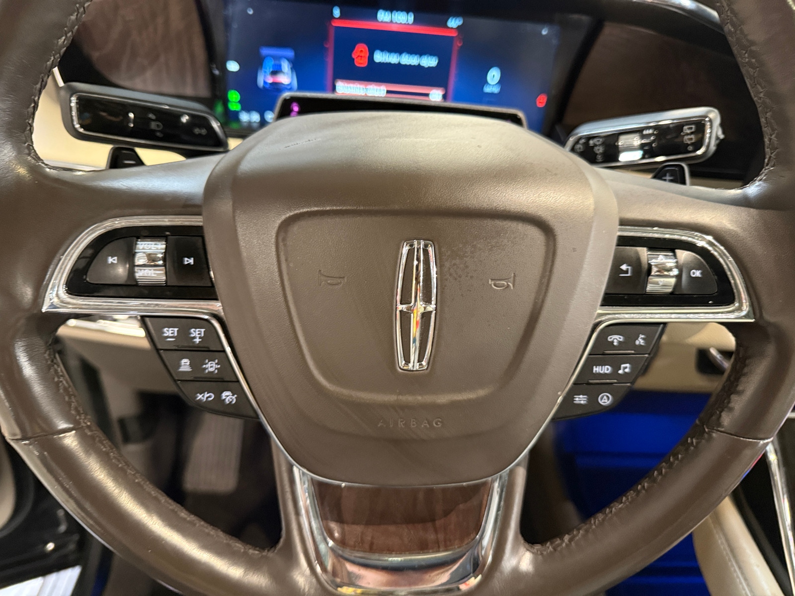 Thumbnail: 2022 Lincoln Navigator - 4