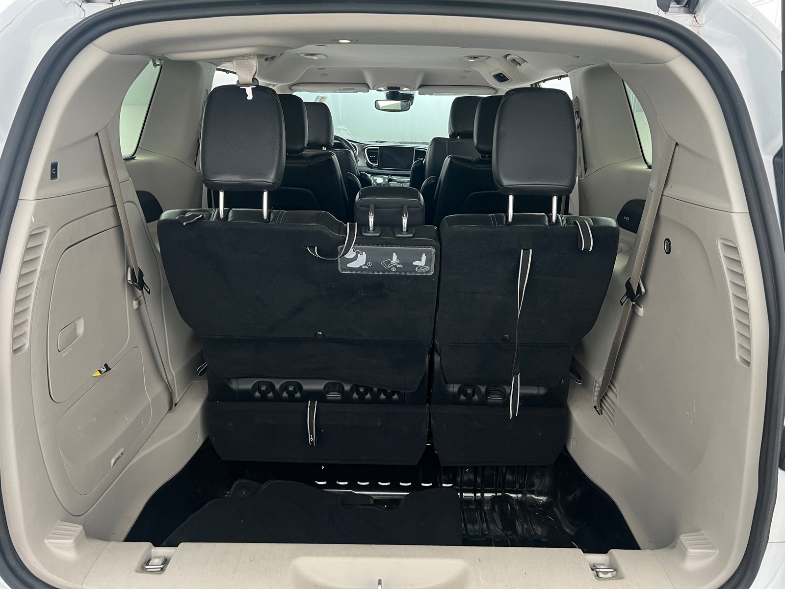 Thumbnail: 2021 Chrysler Pacifica - 6