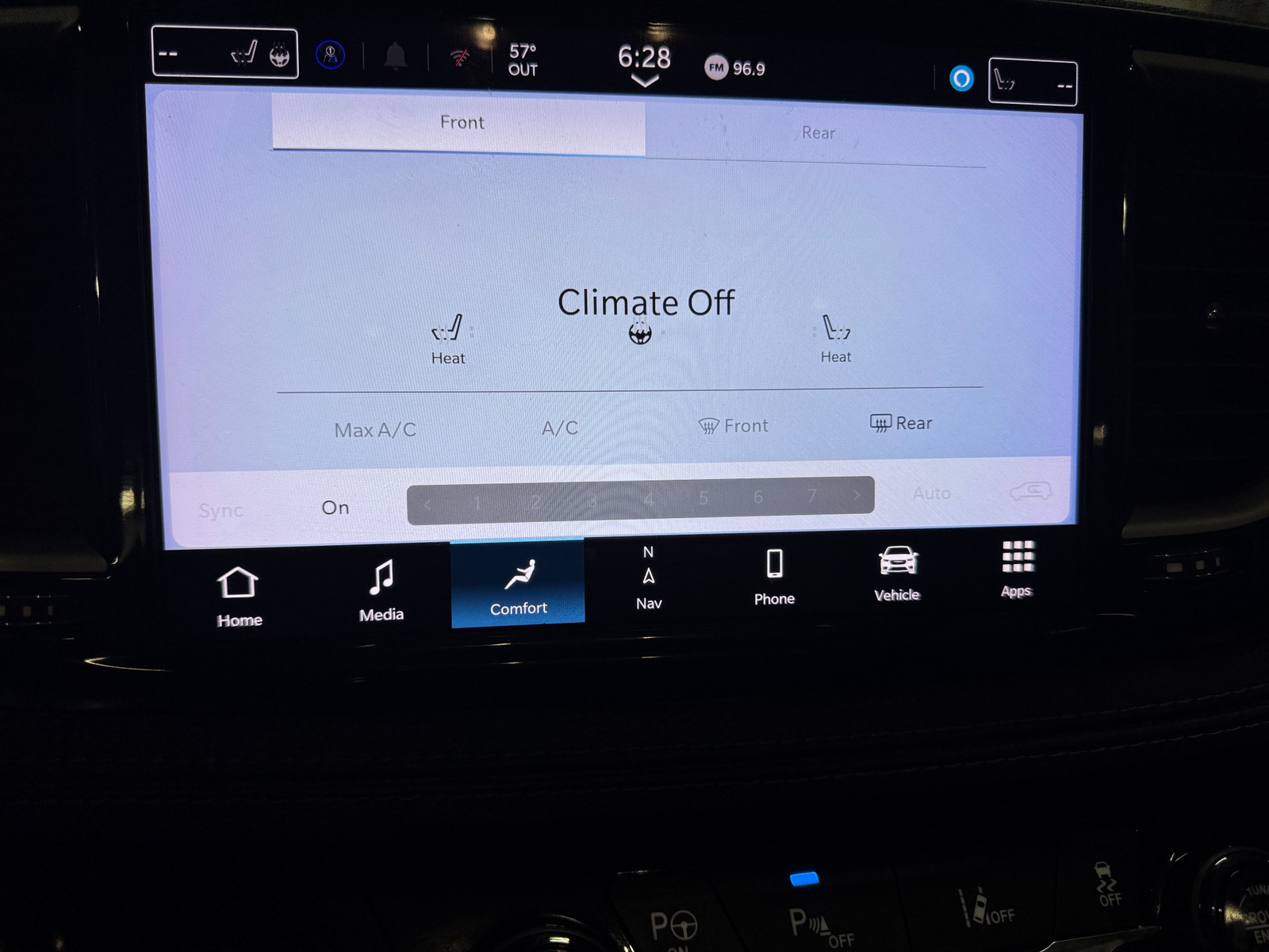 Thumbnail: 2021 Chrysler Pacifica - 3