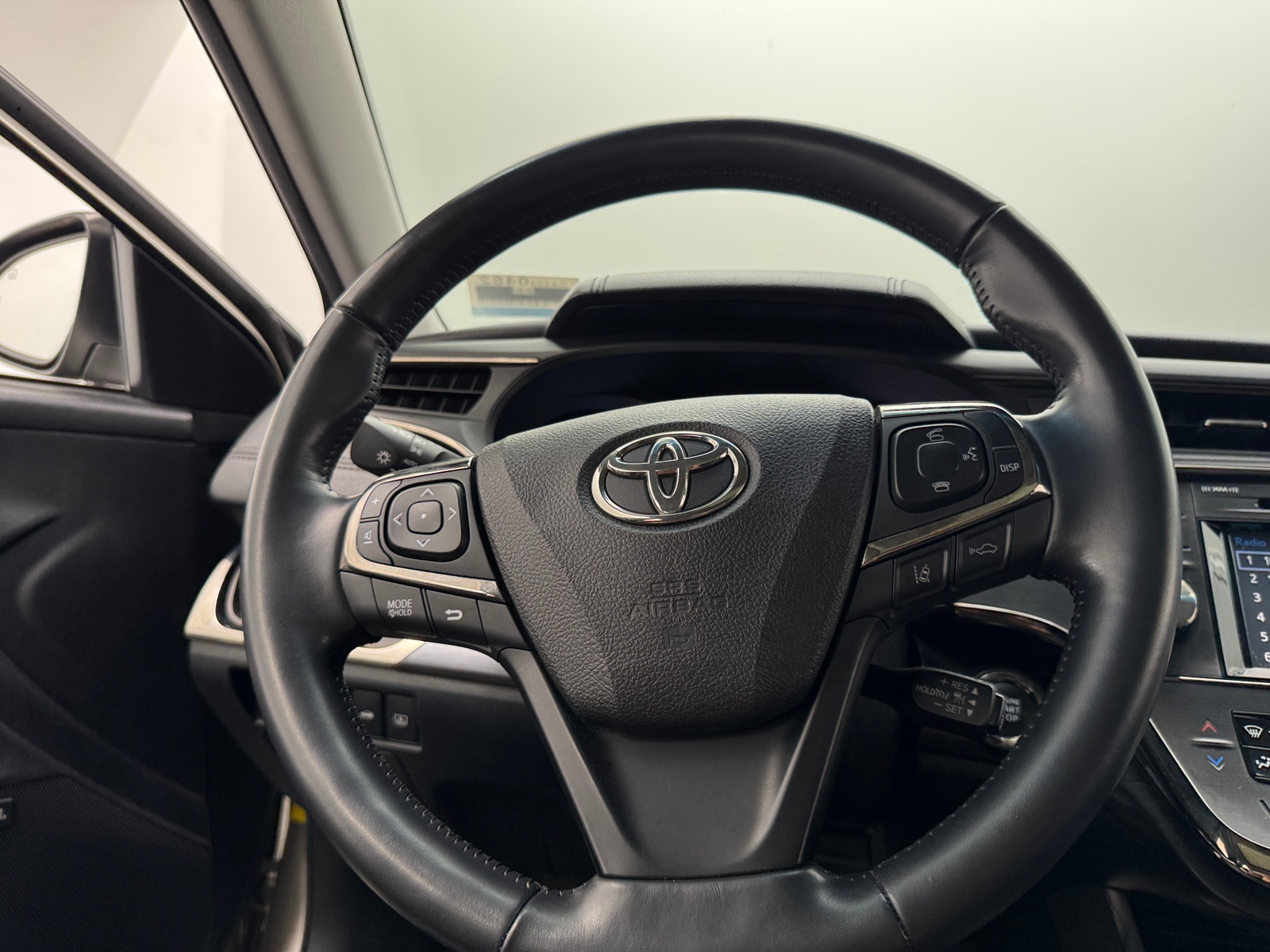 Thumbnail: 2017 Toyota Avalon - 4