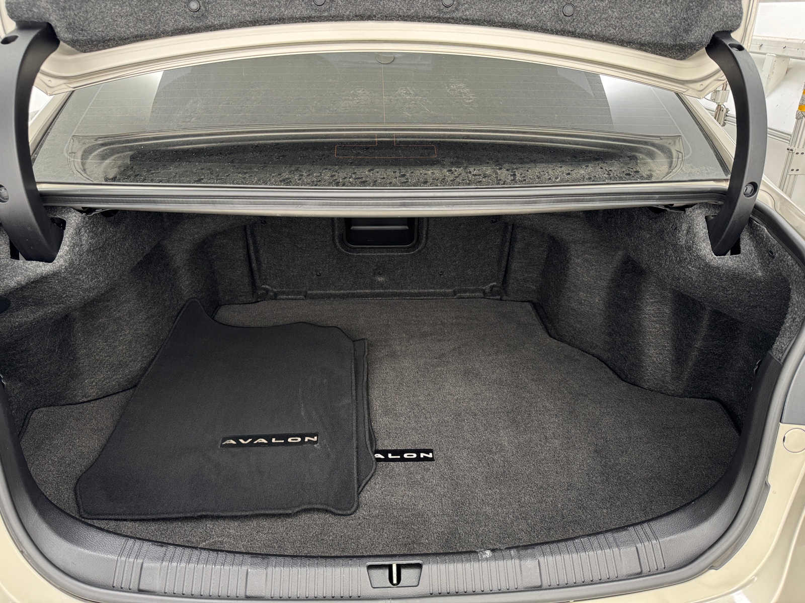 Thumbnail: 2017 Toyota Avalon - 6