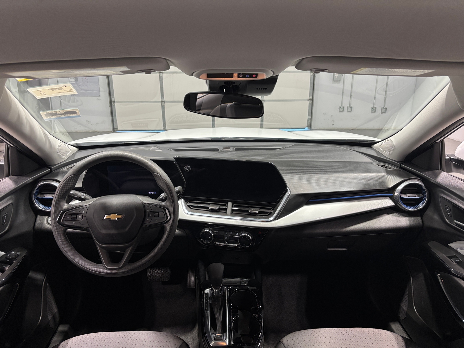 Thumbnail: 2025 Chevrolet Trax - 3