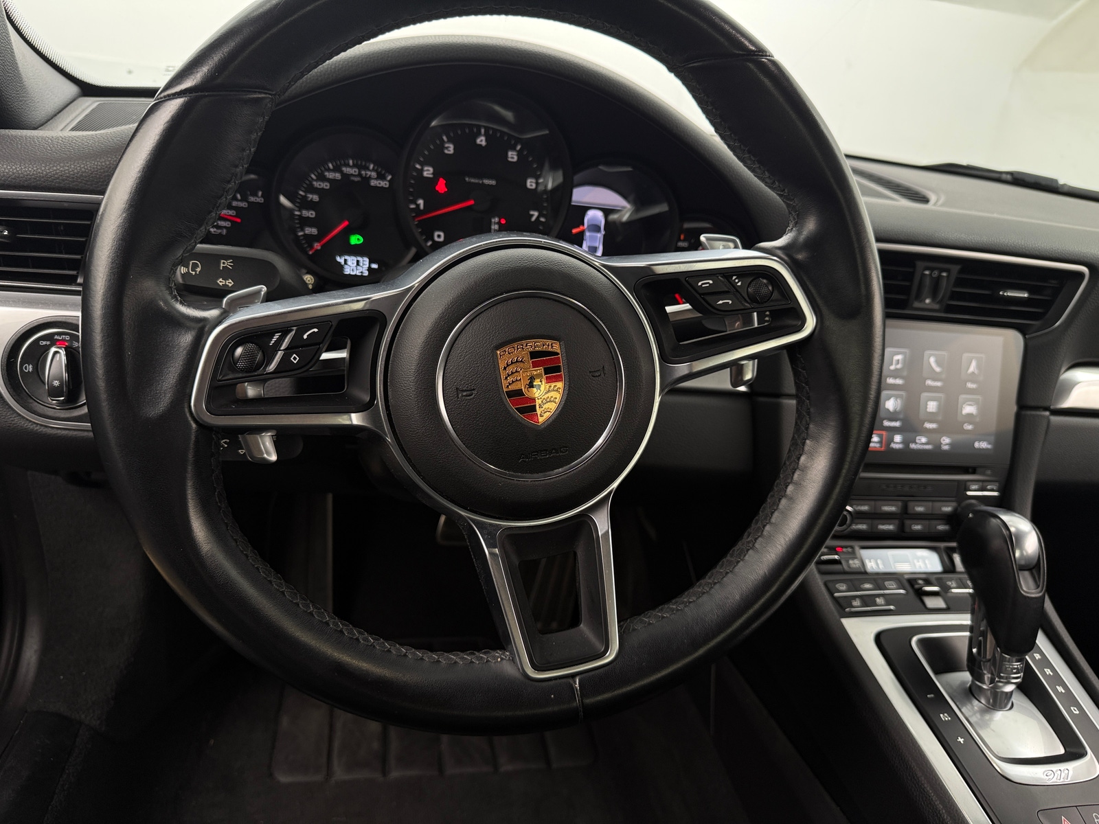 Thumbnail: 2018 Porsche 911 - 3