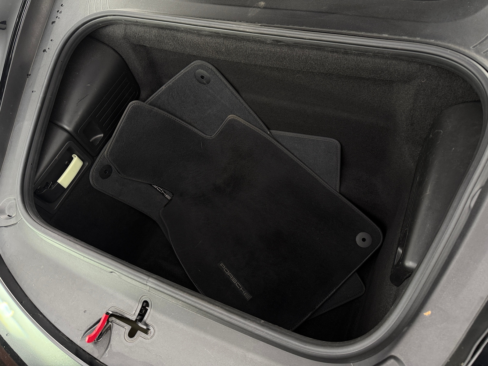 Thumbnail: 2018 Porsche 911 - 4