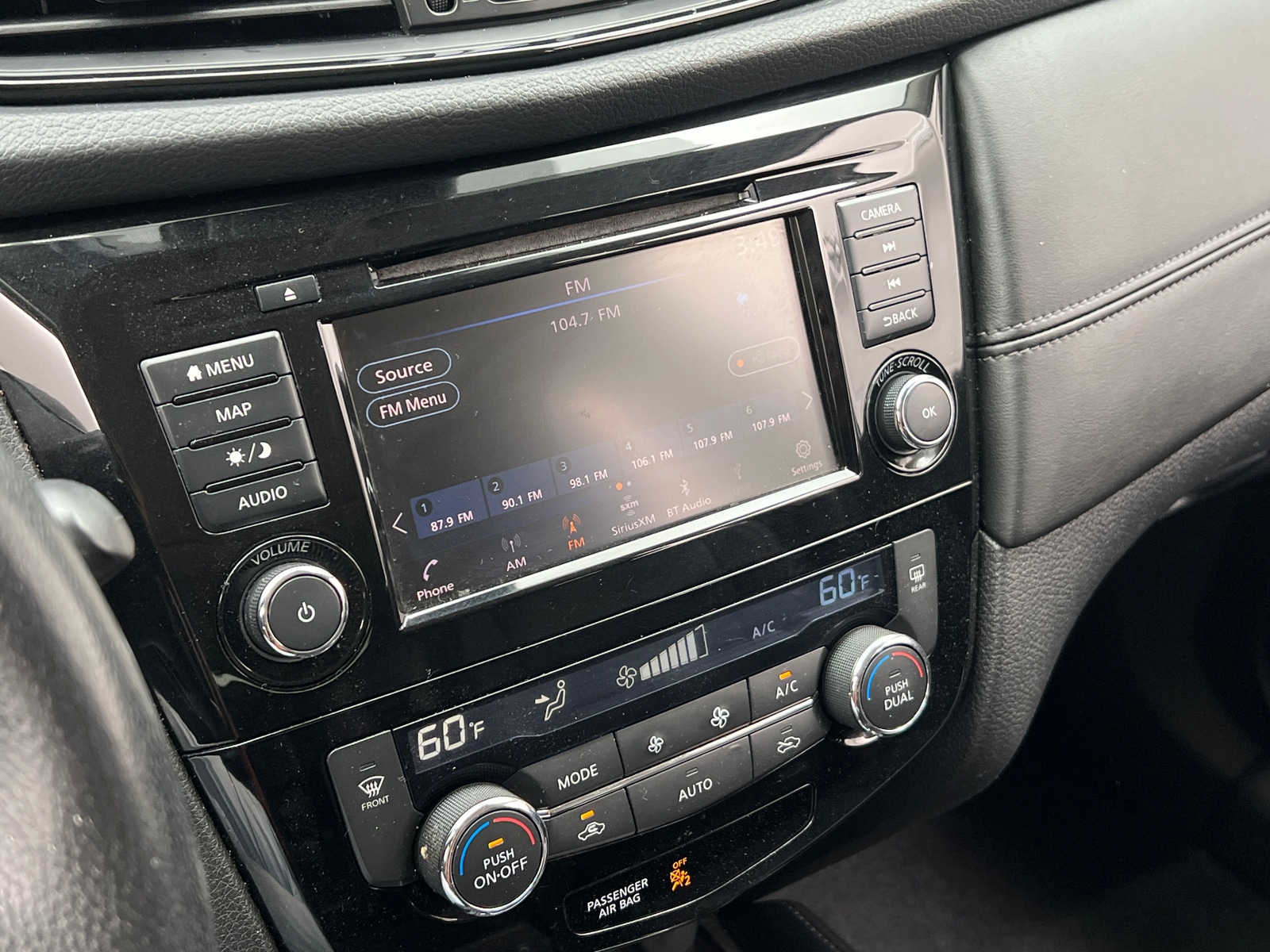 Thumbnail: 2019 Nissan Rogue - 3