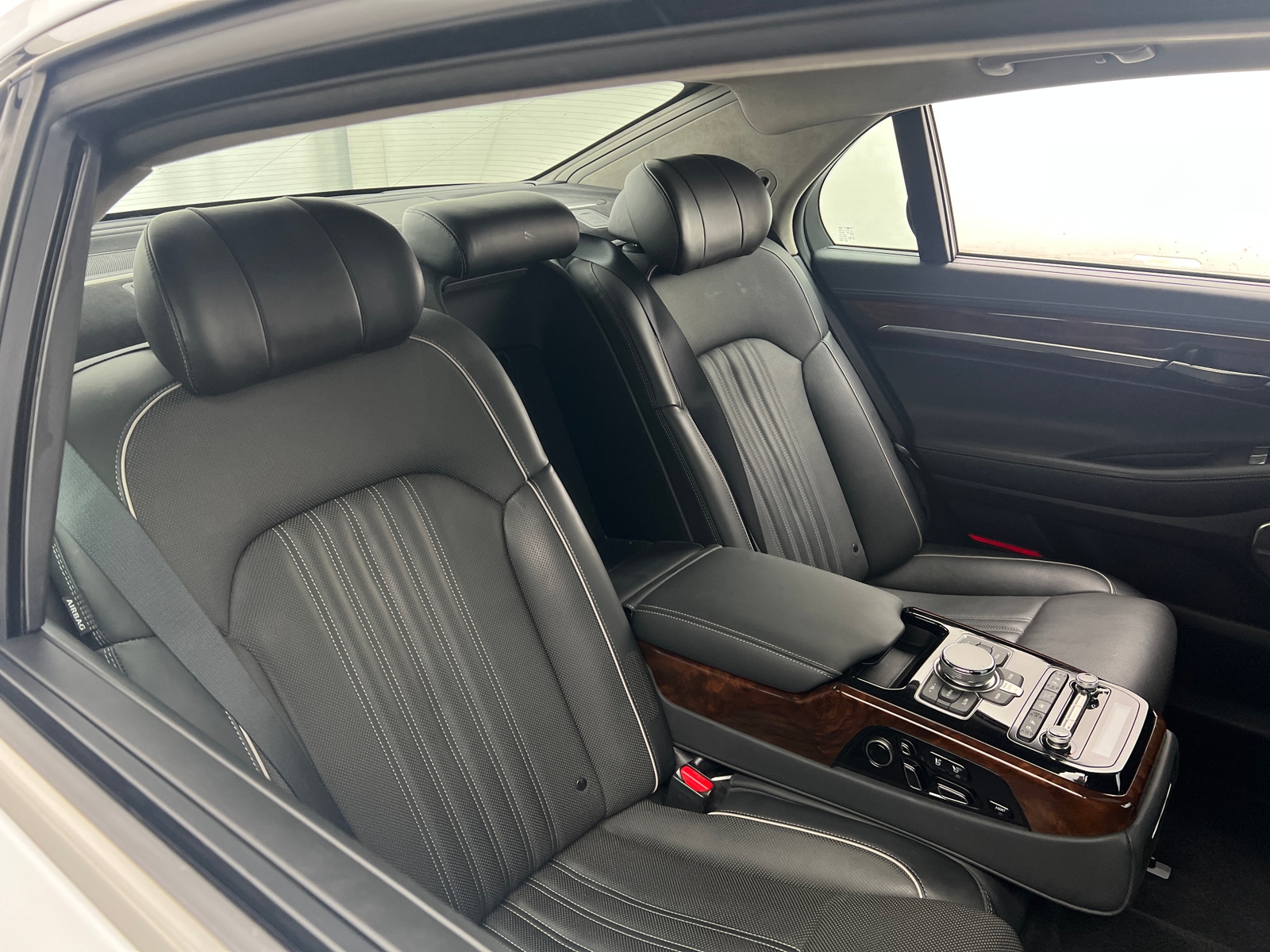 Thumbnail: 2019 Genesis G90 - 5