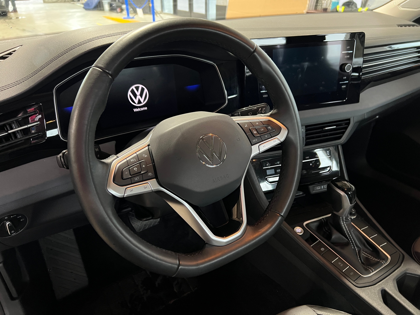 Thumbnail: 2025 Volkswagen Jetta - 4