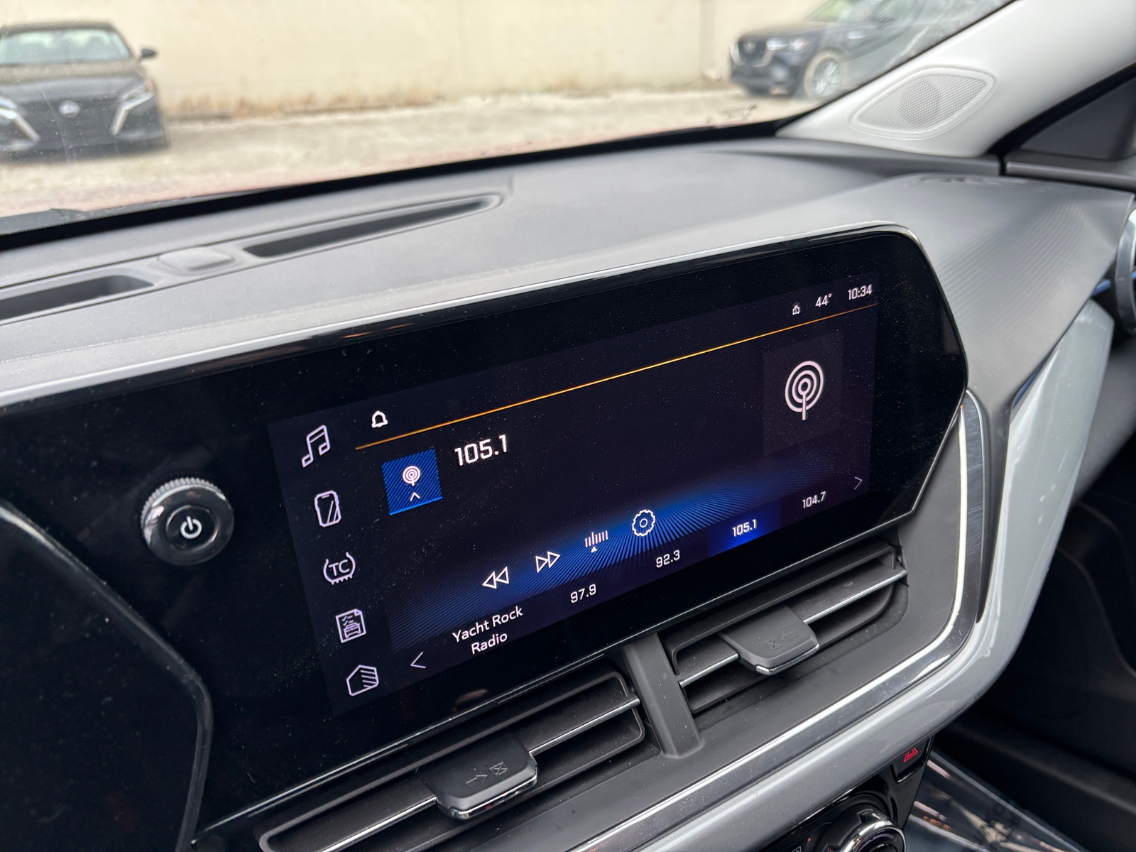 Thumbnail: 2025 Chevrolet Trax - 4