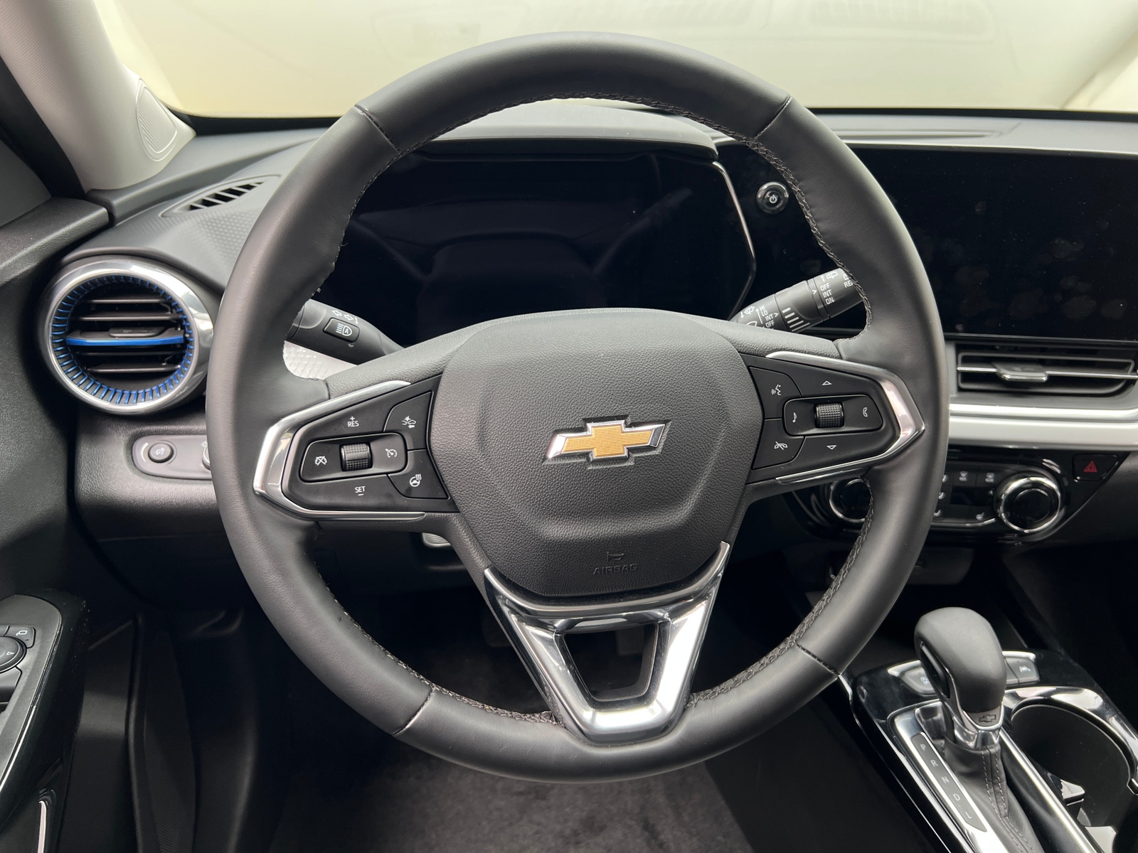 Thumbnail: 2025 Chevrolet Trax - 5