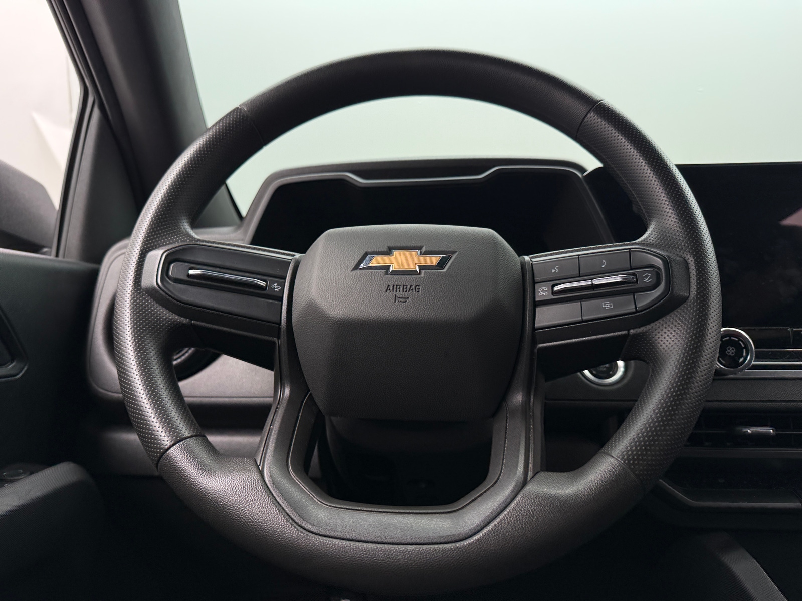 Thumbnail: 2024 Chevrolet Colorado - 5