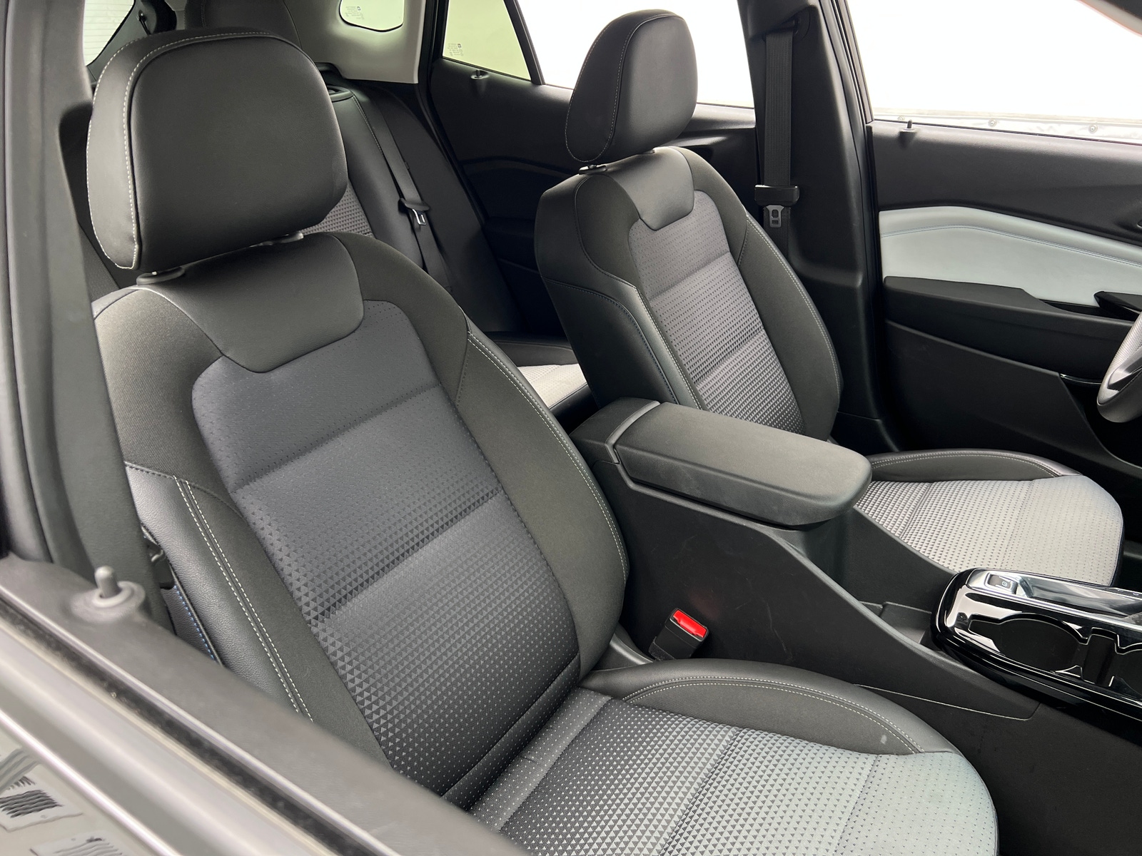 Thumbnail: 2025 Chevrolet Trax - 2