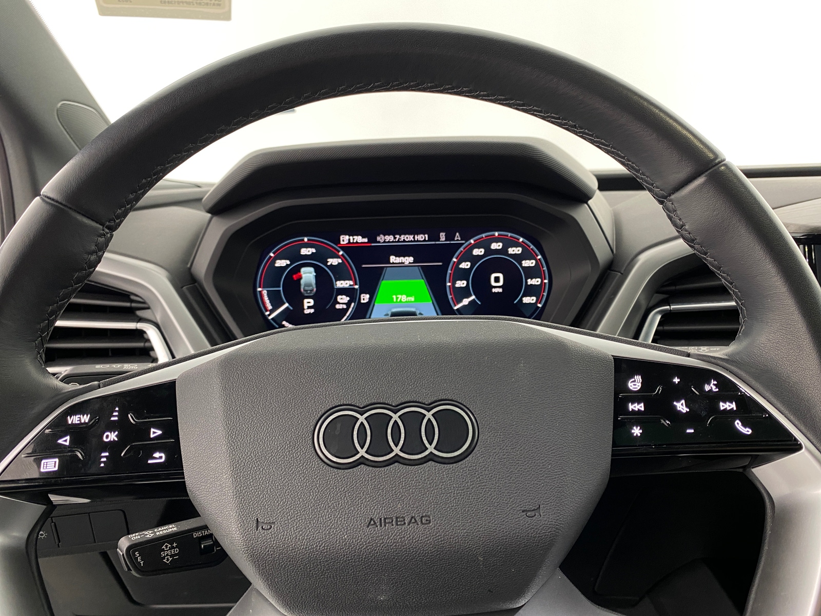 Thumbnail: 2023 Audi Q4 e-tron - 4