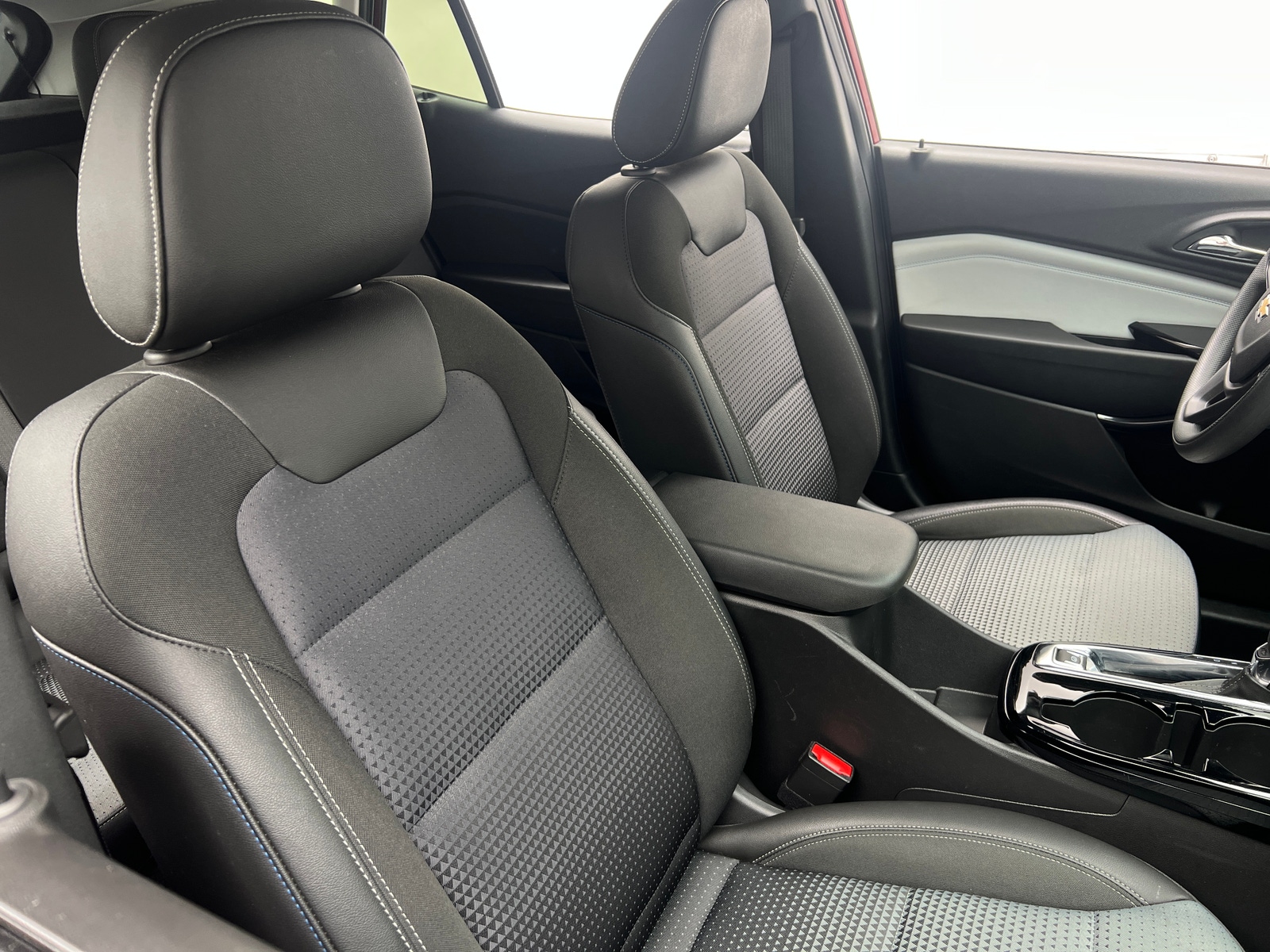 Thumbnail: 2025 Chevrolet Trax - 2