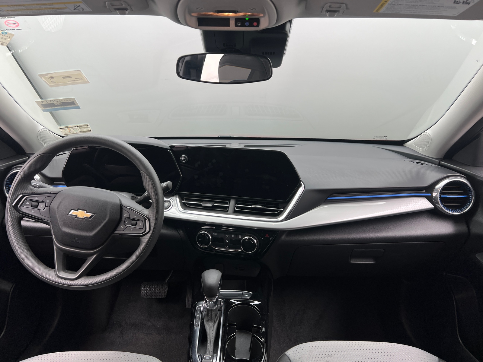 Thumbnail: 2025 Chevrolet Trax - 3