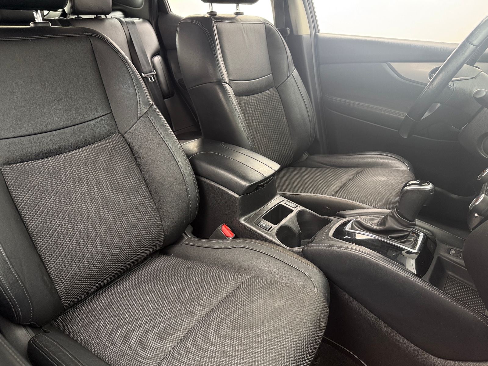 Thumbnail: 2020 Nissan Rogue Sport - 2