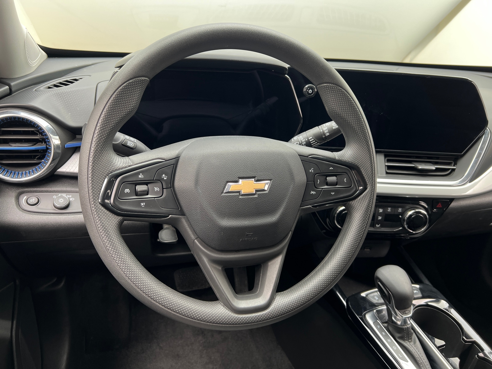 Thumbnail: 2025 Chevrolet Trax - 5