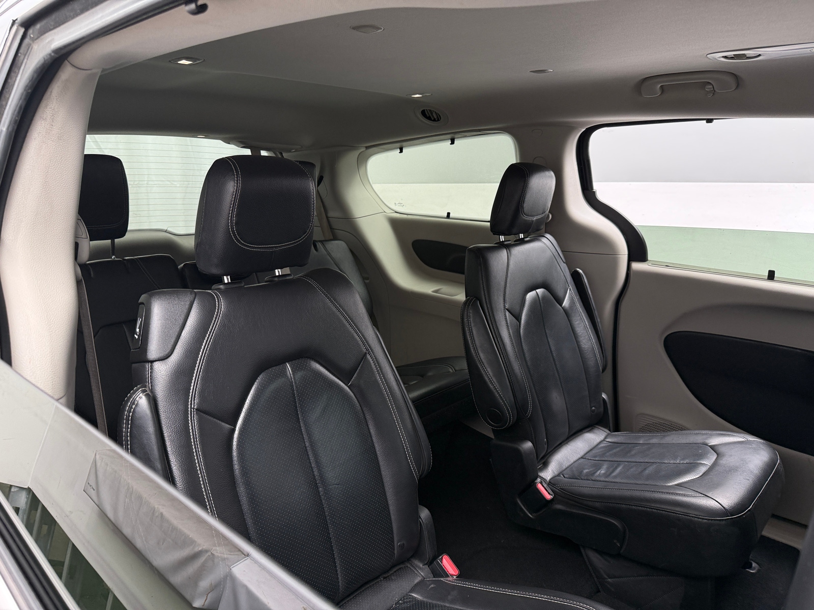 Thumbnail: 2022 Chrysler Pacifica - 5