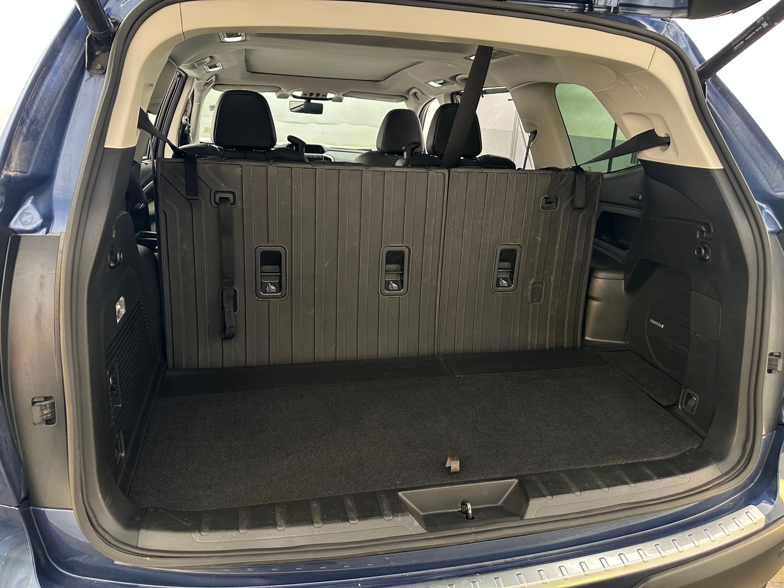 Thumbnail: 2022 Subaru Ascent - 6