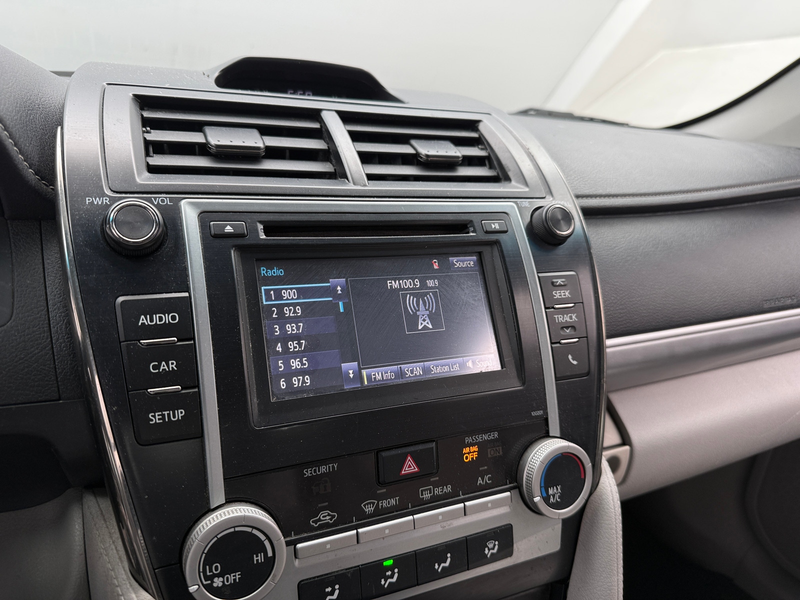 Thumbnail: 2014 Toyota Camry - 4