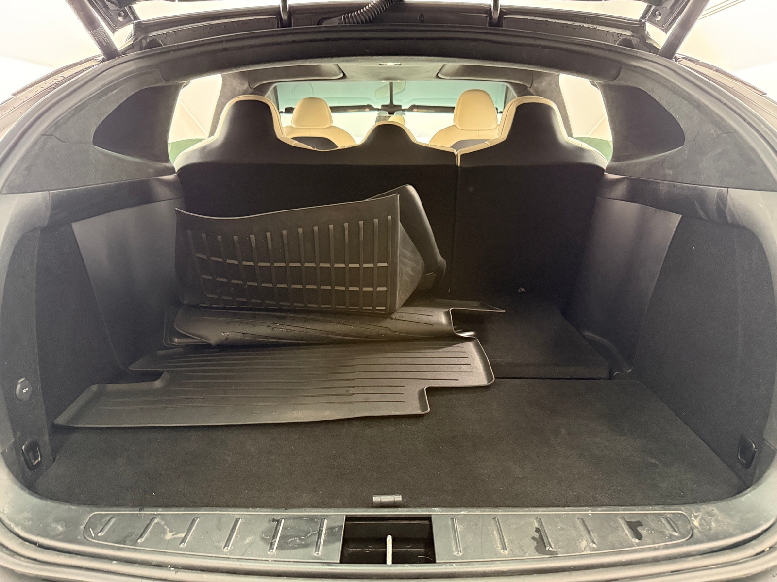 Thumbnail: 2020 Tesla Model X - 6