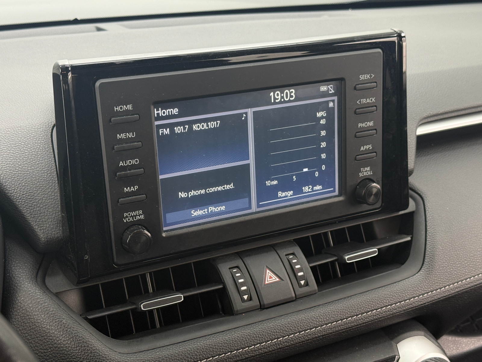 Thumbnail: 2019 Toyota RAV4 - 3